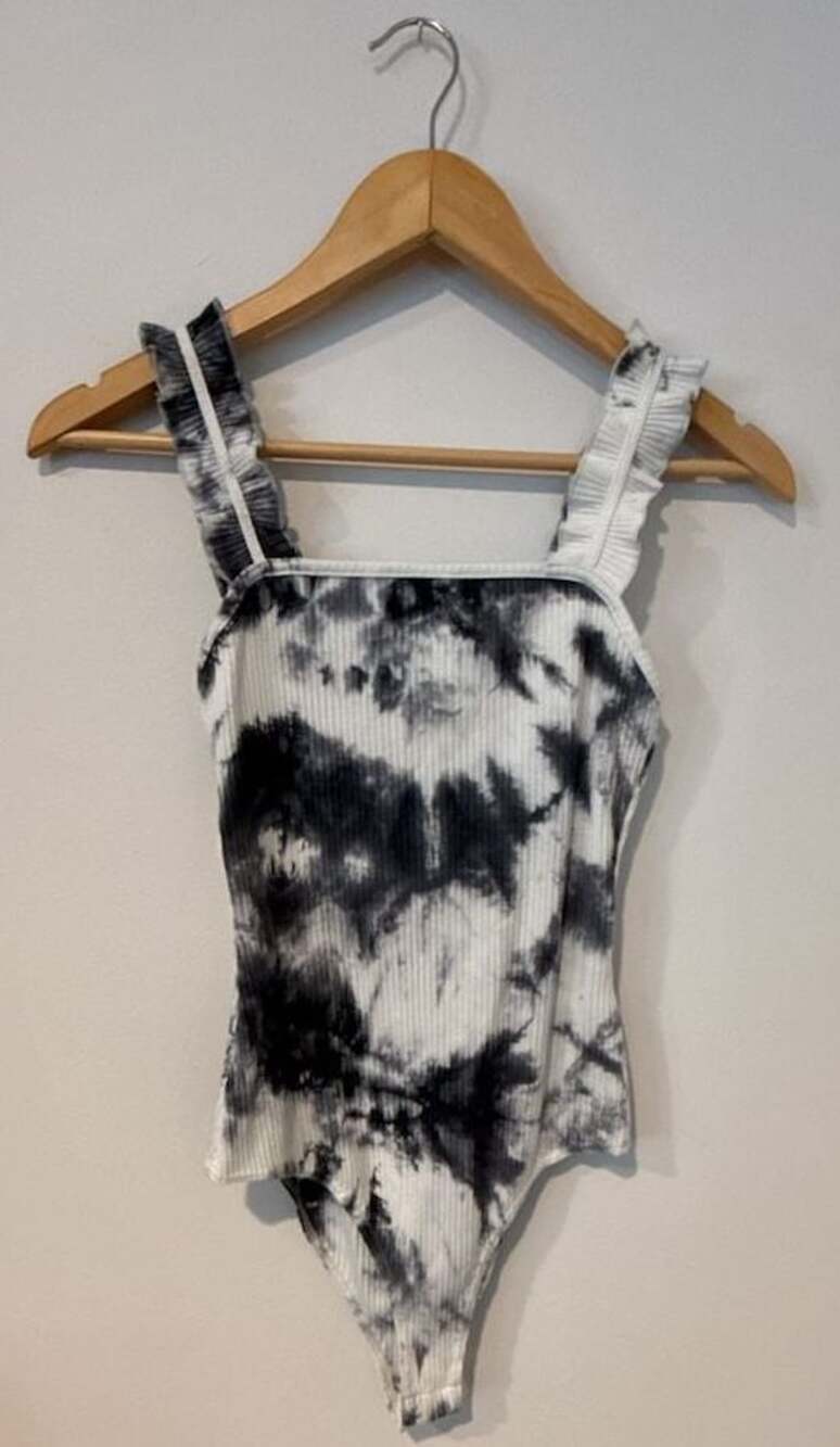 Le Lis Black And White Tie-Dye Ribbed Bodysuit Size M